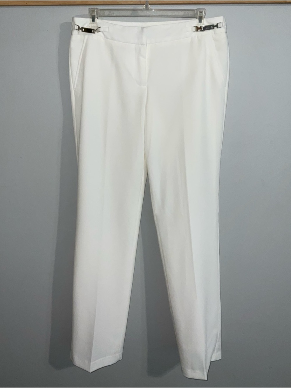 2/$15 Zac & Rachel White Tailored Trousers with Silver Buckle Details Size 8